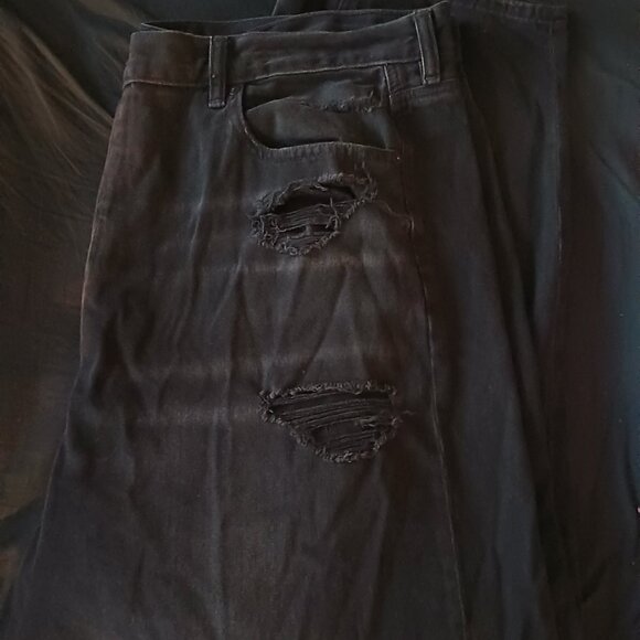 American Eagle Relaxed Mom Jean - Picture 7 of 10